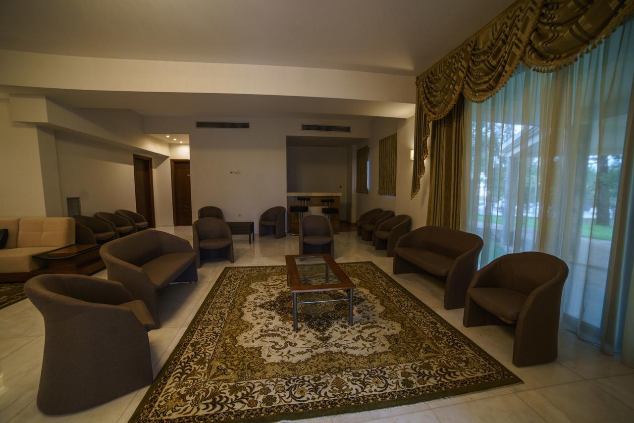 Corali Resort Agrinio Extérieur photo