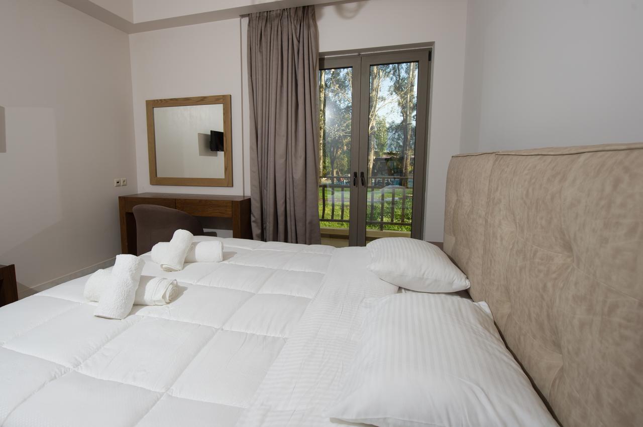Corali Resort Agrinio Extérieur photo